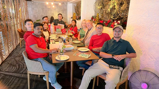 efflux_2025_2025Lunch_p1